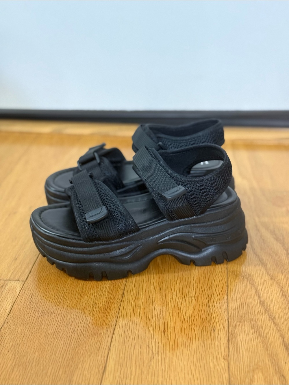 Women's Black Chunky Platform Sport Sandals
